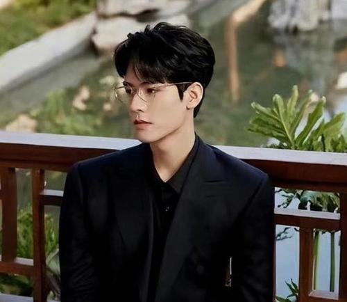 龚俊化妆师爆料了吗视频,揭秘明星化妆幕后故事 第3张 龚俊化妆师爆料了吗视频,揭秘明星化妆幕后故事 第3张